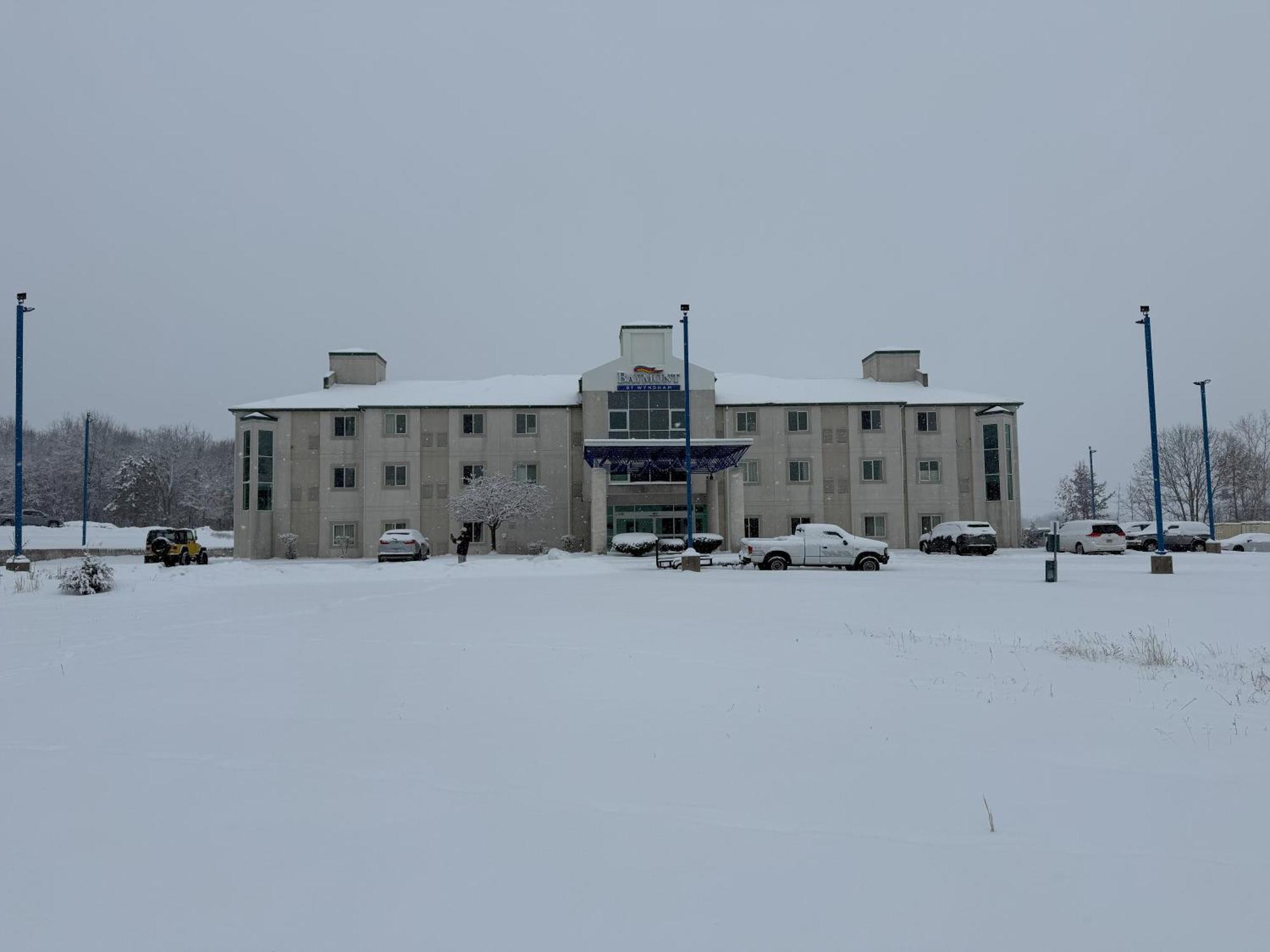 Baymont By Wyndham Kingdom City Exterior photo